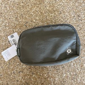 NWT Lululemon Everywhere Belt Bag 1L in Grey Sage